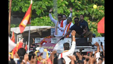 Tamil Nadu assembly elections: Whistles, cheers & frenzy on cue, Vijay enters T Nagar