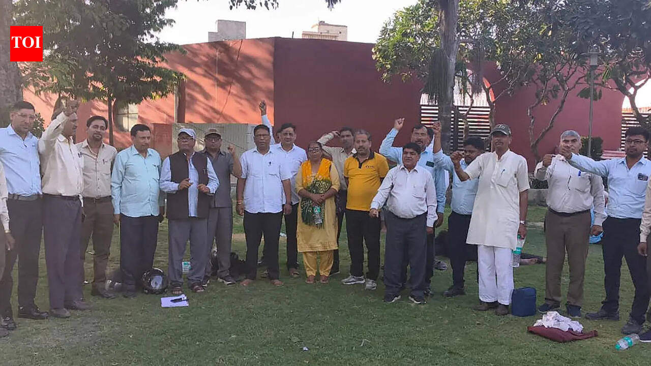 Unions seek Rs 30,000 minimum wages &amp; release of workers, plan protest at Gurgaon DC’s office