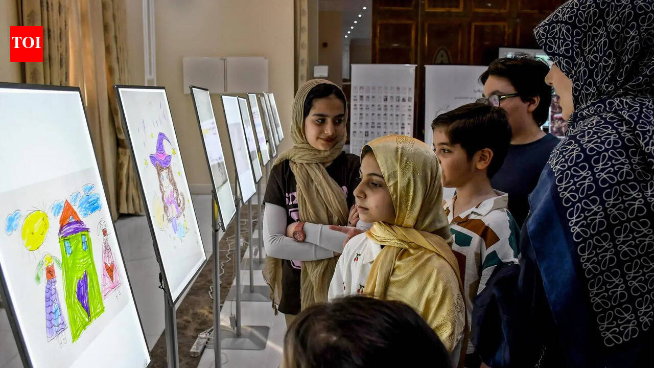 Resurrected from rubbles, last drawings of kids that war snatched