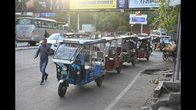 Relocated bus stand fails to ease Narayan Singh Circle traffic