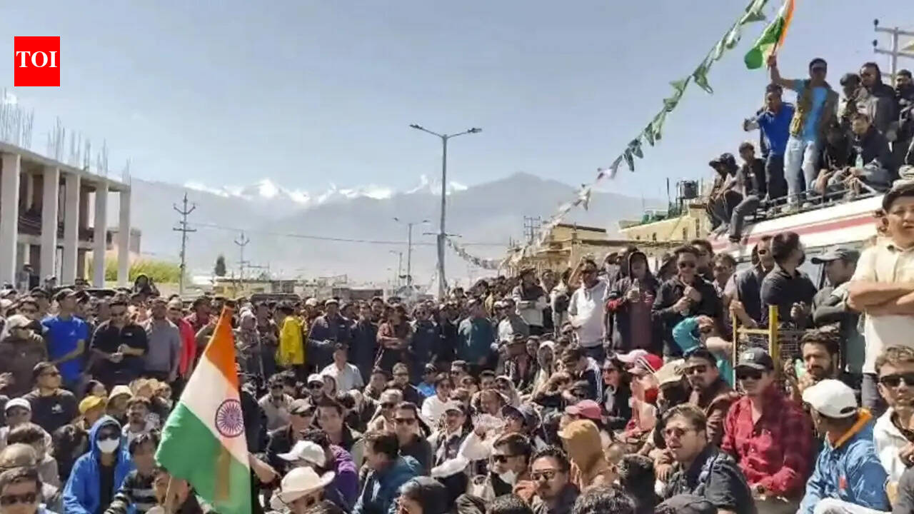 Kargil bloc rejects Ladakh territorial council, sticks to statehood, Sixth Schedule