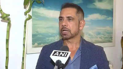 Court summons Robert Vadra, 8 others in laundering case on May 16