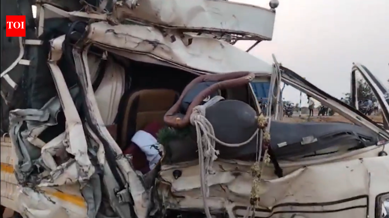 At least 8 killed, 12 injured as lorry rams tanker in Andhra Pradesh’s Kurnool