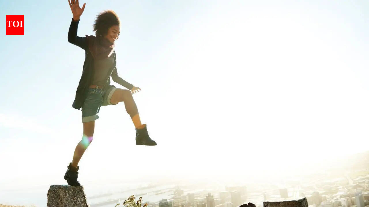 क्या 12 अगस्त 2026 को पृथ्वी सचमुच अपना गुरुत्वाकर्षण खो देगी? चौंकाने वाला वायरल दावा और इसके पीछे की वैज्ञानिक हकीकत |