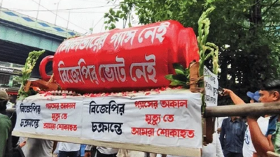 LPG cylinders, bicycles and bats: How props are shaping West Bengal election narrative