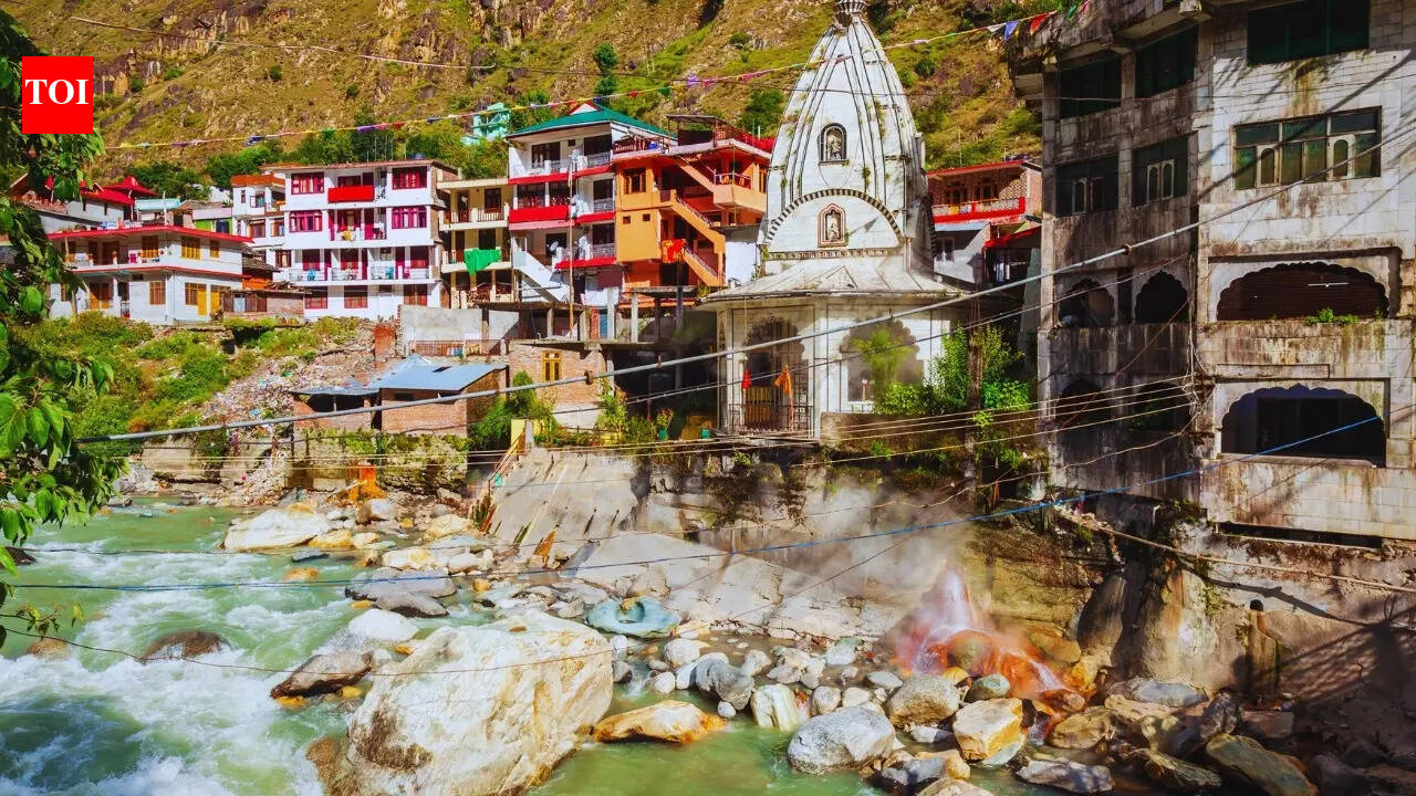 What's the legend behind the hot springs of Manikaran Sahib in Himachal Pradesh?