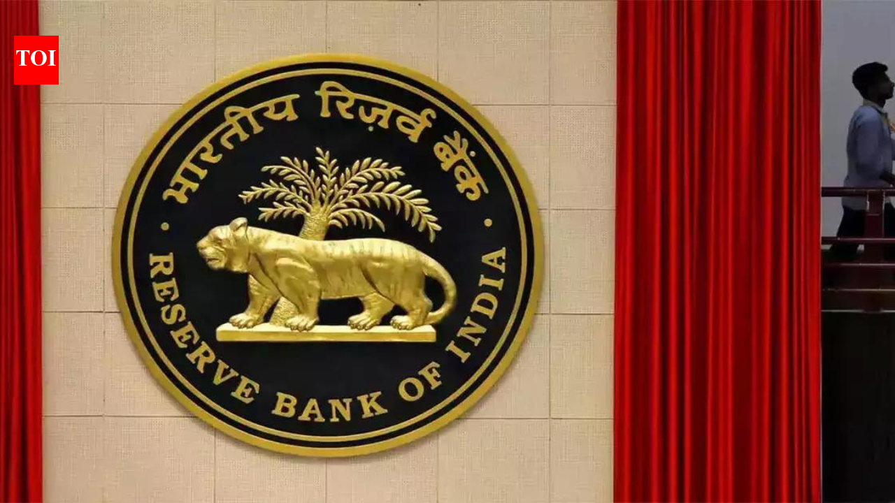 RBI asks state oil refiners to curb spot dollar buying, use credit line: Report – The Times of India
