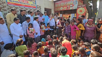 Minister sets up school in 2 days for slum kids