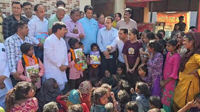 Minister sets up school in 2 days for slum kids