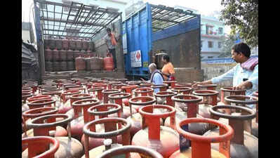 Illegal gas racket busted, 138 LPG cylinders seized, 1 held