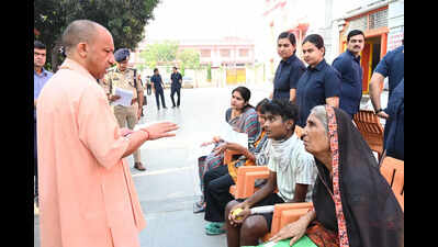 ‘Don’t worry’: CM promises Ayushman card, financial aid to Shravasti woman for child’s treatment