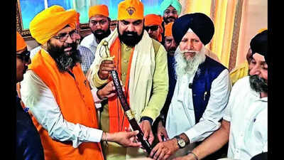 Govt to improve facilities at gurdwara, says Samrat