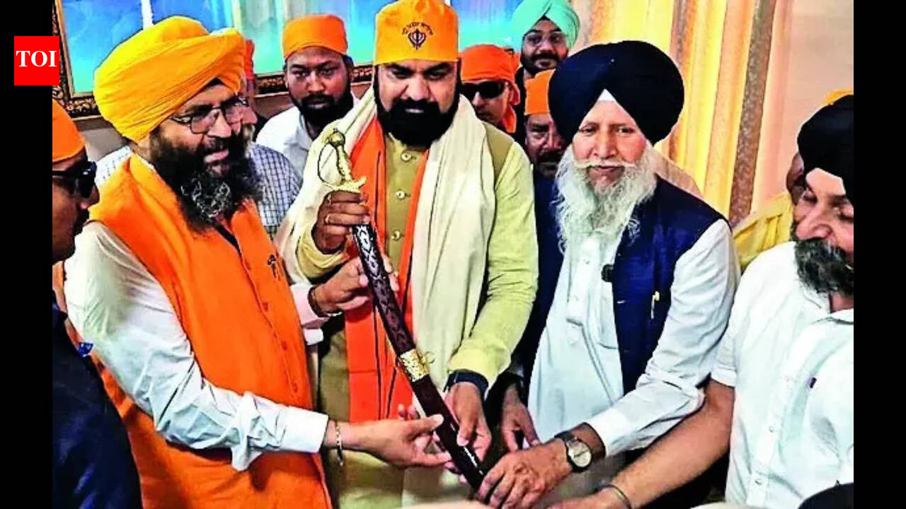 Govt to improve facilities at gurdwara, says Samrat