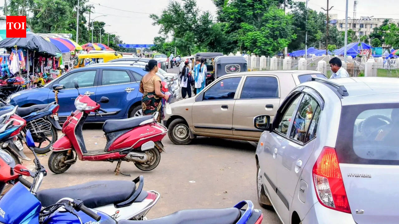 As vehicle regn goes up, govt notifies draft policy reducing congestion