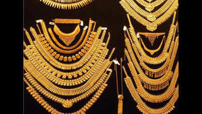 Gold ornaments stolen from house at Kadamba plateau