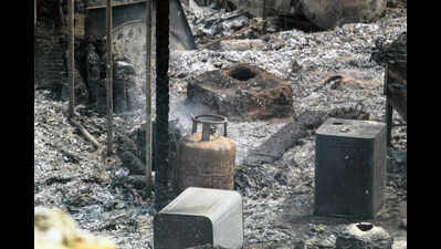 Massive fire engulfs 150 jhuggis in Ghaziabad slum cluster, leaves 1,000 homeless