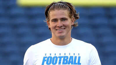 Fact check: Did Justin Herbert and Charlie Kirk share lunch outing in Los Angeles