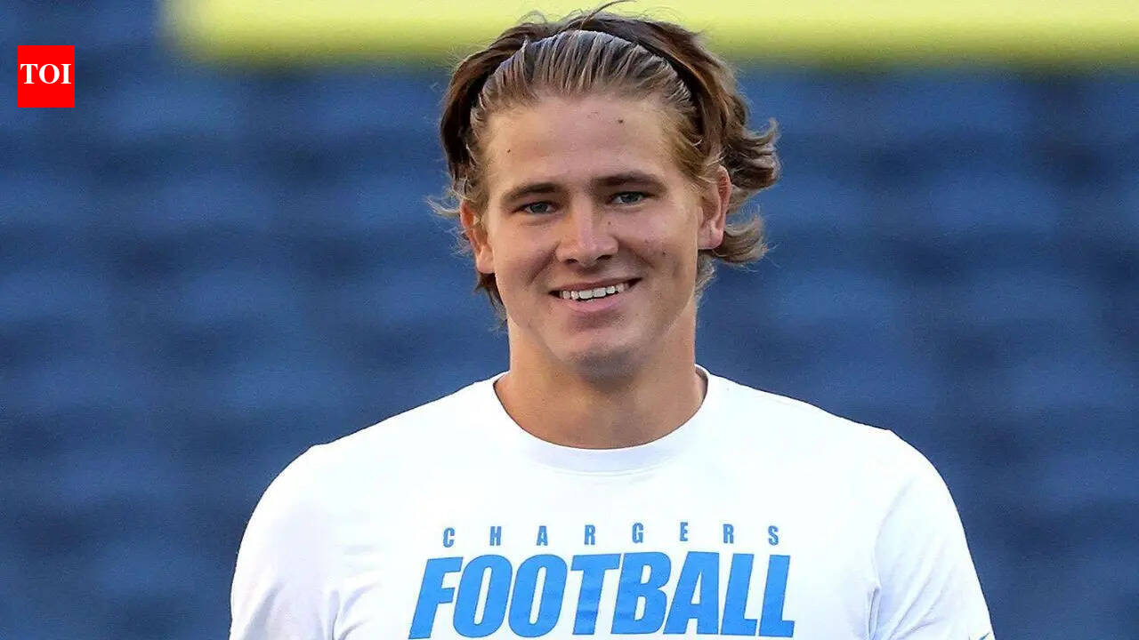 Fact check: Did Justin Herbert and Charlie Kirk share lunch outing in Los Angeles