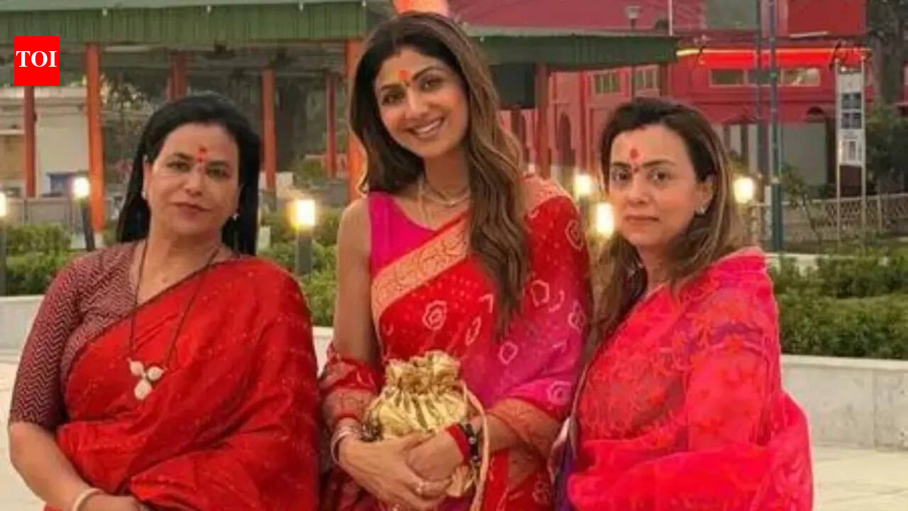Shilpa Shetty visits Tripurasundari Shaktipeeth; offers prayers at Tripura temple