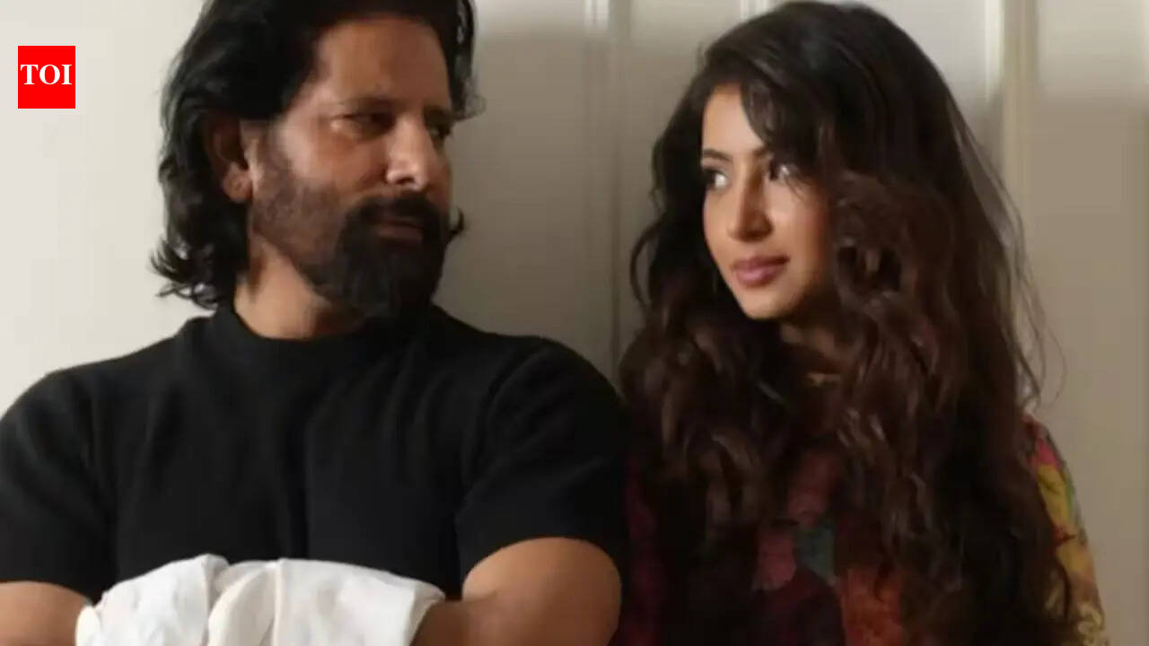 'Dhurandhar's Sara Arjun pens emotional tribute to father Raj Arjun; Actress shares father’s poetry video