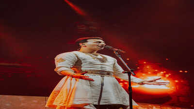 Rishab Rikhiram Sharma draws 10,000 to a meditative musical night in Kolkata