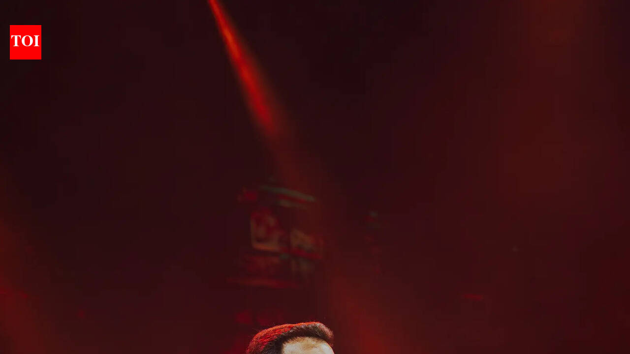 Rishab Rikhiram Sharma draws 10,000 to a meditative musical night in Kolkata