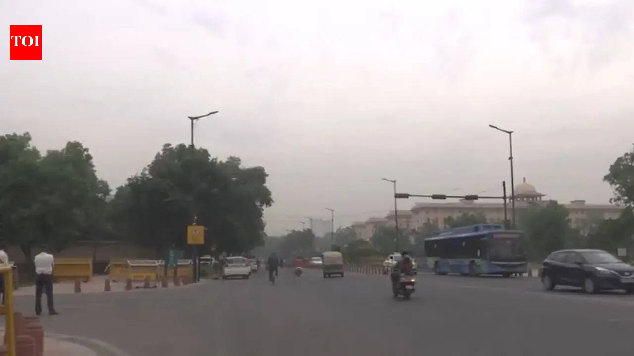 Delhi wakes up to cloudy skies, rain likely as minimum temperature hits season high; AQI in ‘poor’ category