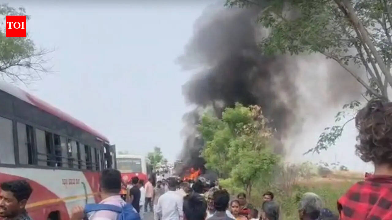 6 burnt alive, several injured as car–bus collision sparks blaze in Karnataka