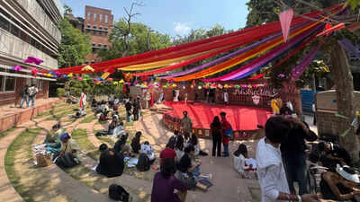 Behind the Veil: Rangsrijan'26 reimagines identity through Naqabnama at Hindu College