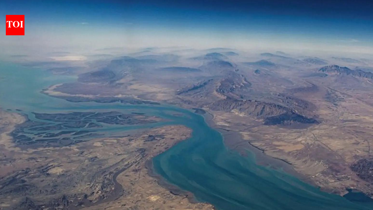 Iran declares Strait of Hormuz open for commercial vessels during Lebanon ceasefire