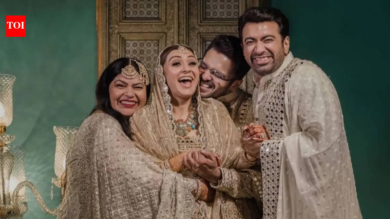 हंसिका मोटवानी ने सोहेल खतुरिया से तलाक के बाद ‘बहुत अंधेरी जगह’ के दौरान परिवार के समर्थन को याद किया: ‘थेरेपी ने मुझे ठीक होने में मदद की’ |