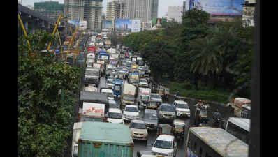 Maharashtra: Thane municipal commissioner orders to make Ghodbunder Highway free of hawkers