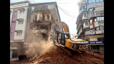 CCP begins razing old market building