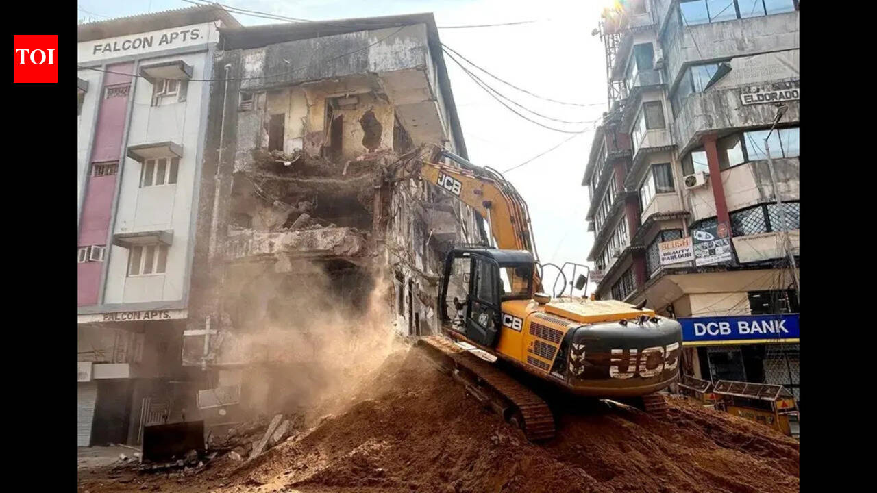 CCP begins razing old market building