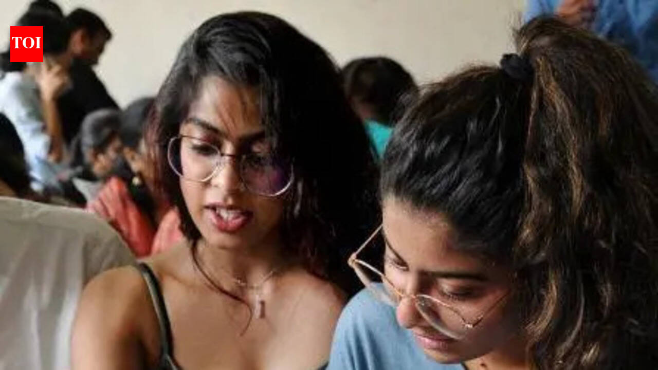 Protests erupt at DU colleges against administration