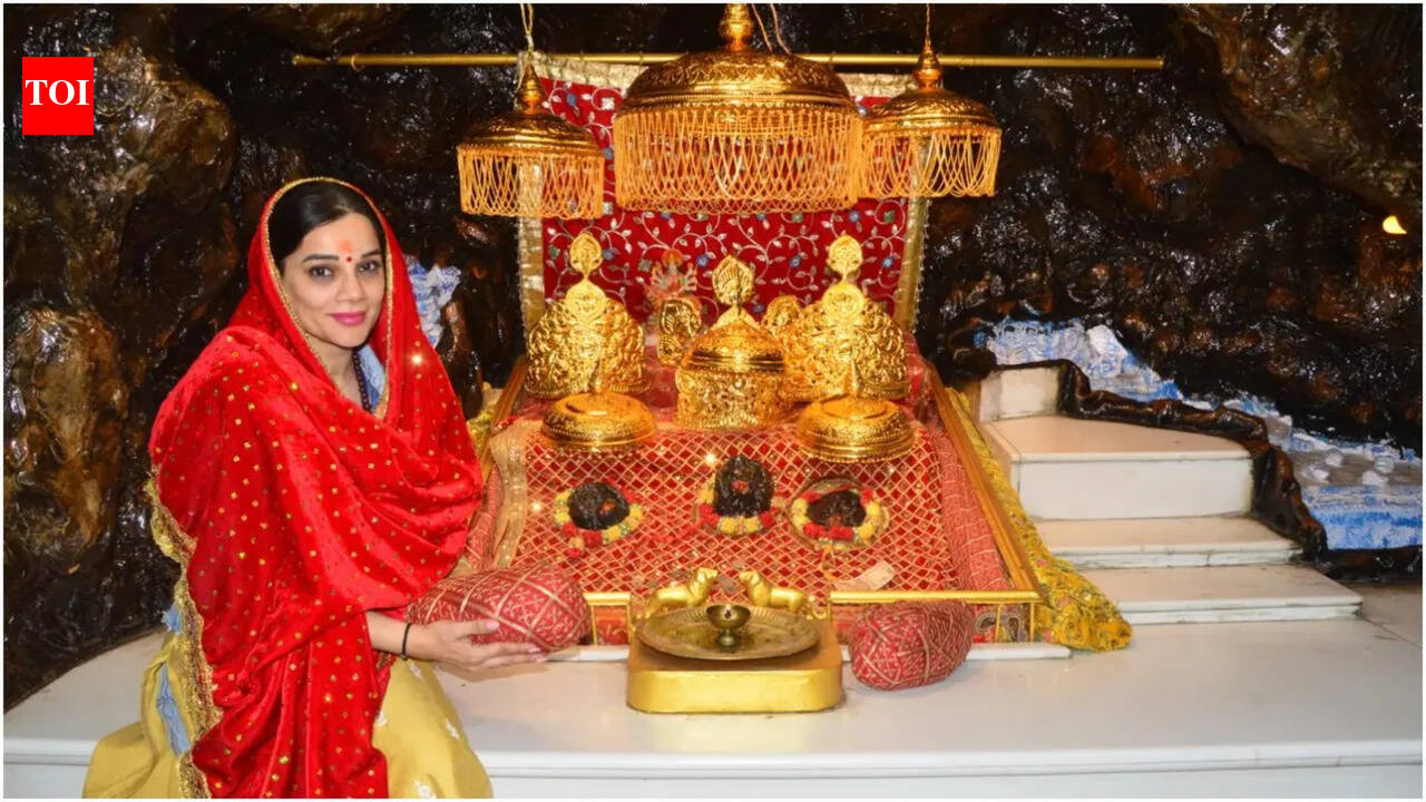 Exclusive - Kanika Maheshwari Gets Emotional as She Revisits Vaishno Devi Temple; says 'I Asked Mata Rani for a Son and She Gifted Me My Blessing'