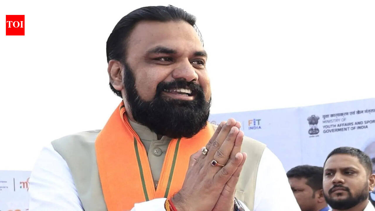 Man detained in Gujarat for threatening CM over phone