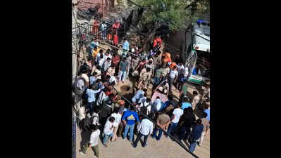 2 labourers die cleaning sewer tank in Jhotwara