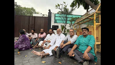 Opposition delegations press for release of workers jailed in Noida protests