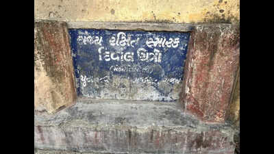 Gujarat: Heritage Kamangari art crumbles in the ruin of this Anjar bungalow