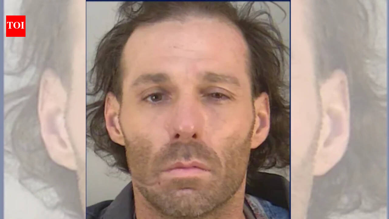 Florida man kills dog owner while trying to shoot his pet animal that was attacking a woman, police say