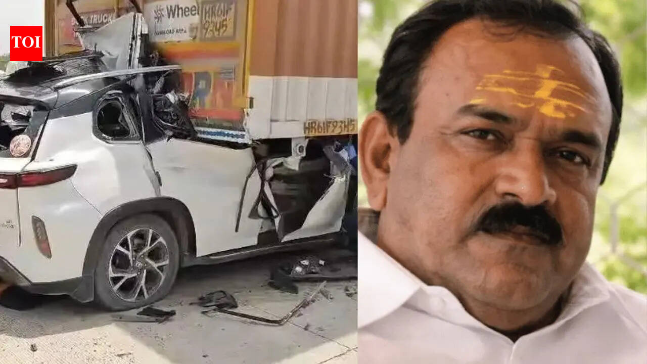 Bogus Nashik astrologer Ashok Kharat’s aide, wife killed in car crash