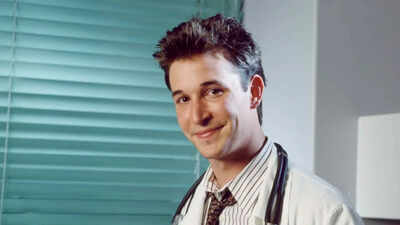 John Wells recalls Noah Wyle's casting for 'ER'; says he got the job 'at the last minute'
