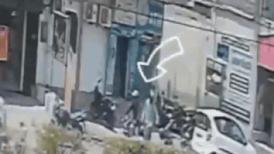 Caught on cam: Armed gang loots Rs 5 crore gold, Rs 20 lakh cash from bank in 15 minutes