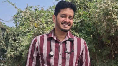 “I couldn't save my mother": This Bihar doctor has treated 50,000 patients free, takes no donation, and why Amitabh Bachchan wanted to meet him