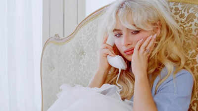 सबरीना कारपेंटर से प्यार और स्वाभिमान पर 4 सबक