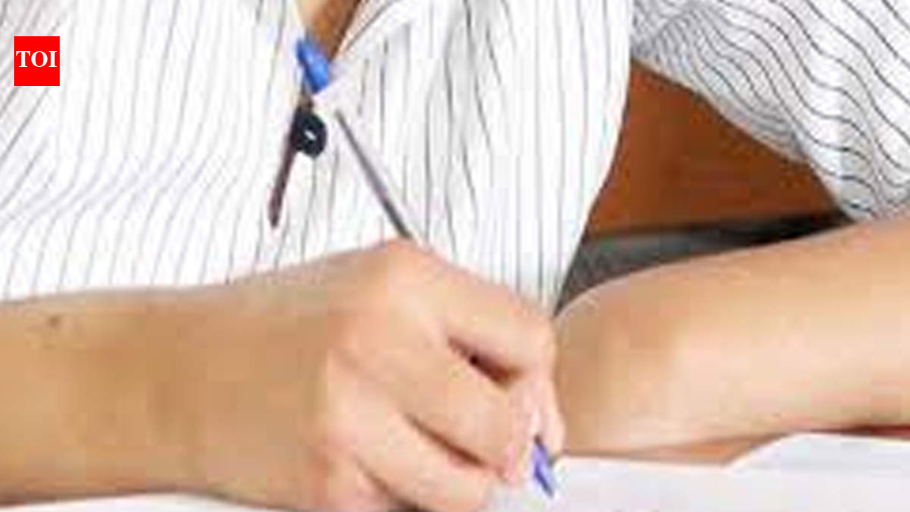 In 1st CBSE Class 10 dual exam, success rate up a tad to 93.7%