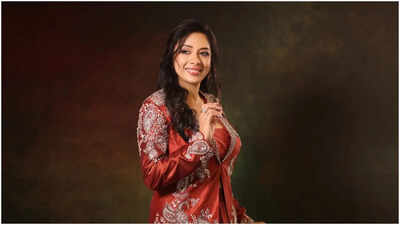 Rupali Ganguly shares a glimpse from her birthday bash; calls family 'life's biggest celebration'