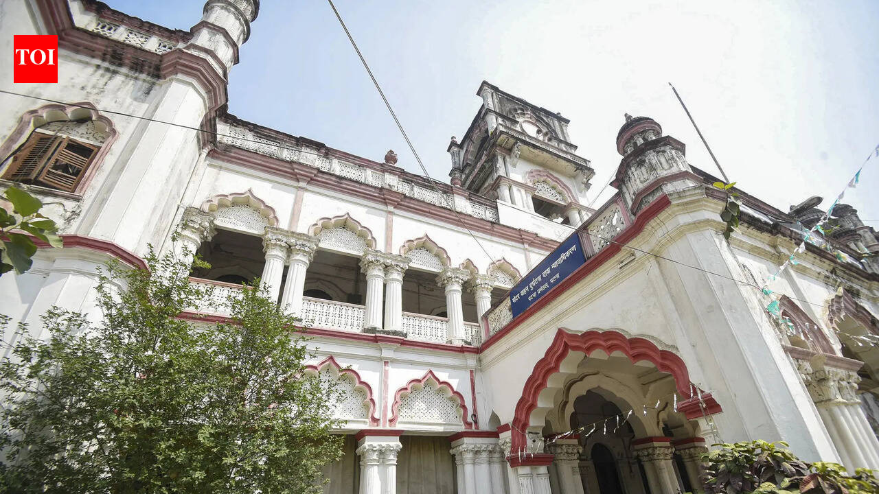 Heritage walk flags urgent need to preserve Patna’s historic buildings