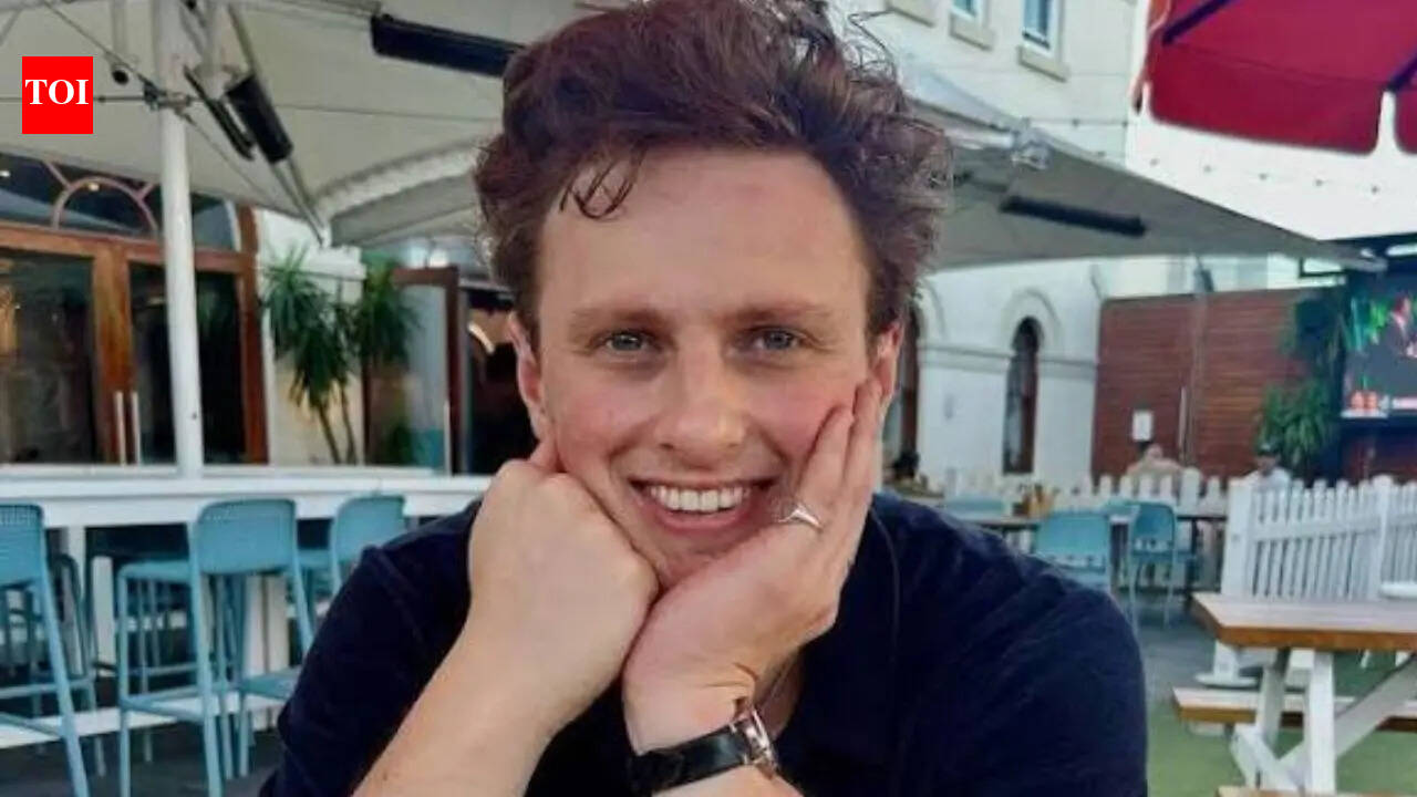 Max Fosh turns booking into viral stunt as Wembley crowd reacts during Sidemen Charity Match clash